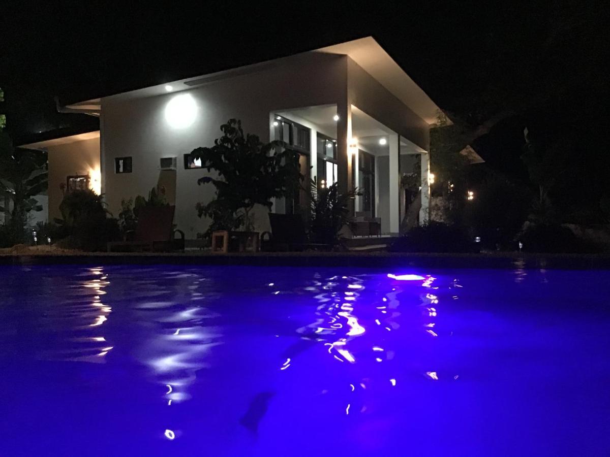 Bamboobeachvilla2 Ac New Oceanfront Pool Sunsetview Garden Kitchen Satellite Starlink Wi-Fi Dimiao Eksteriør billede