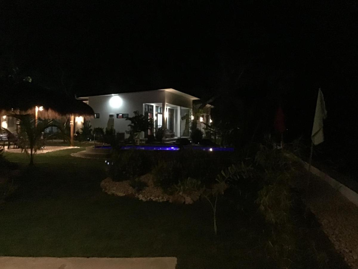 Bamboobeachvilla2 Ac New Oceanfront Pool Sunsetview Garden Kitchen Satellite Starlink Wi-Fi Dimiao Eksteriør billede